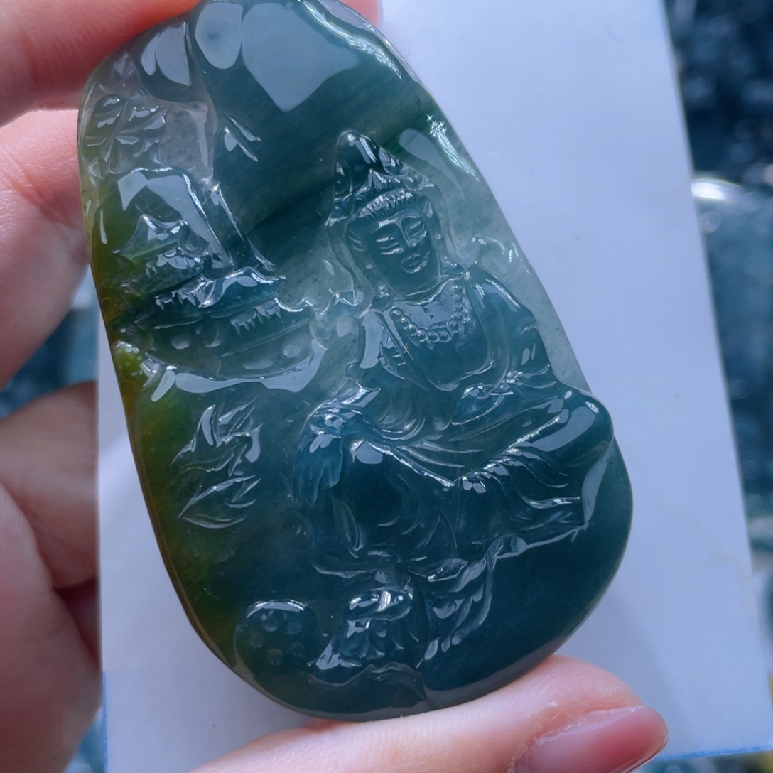 翡翠颈饰未镶嵌观音