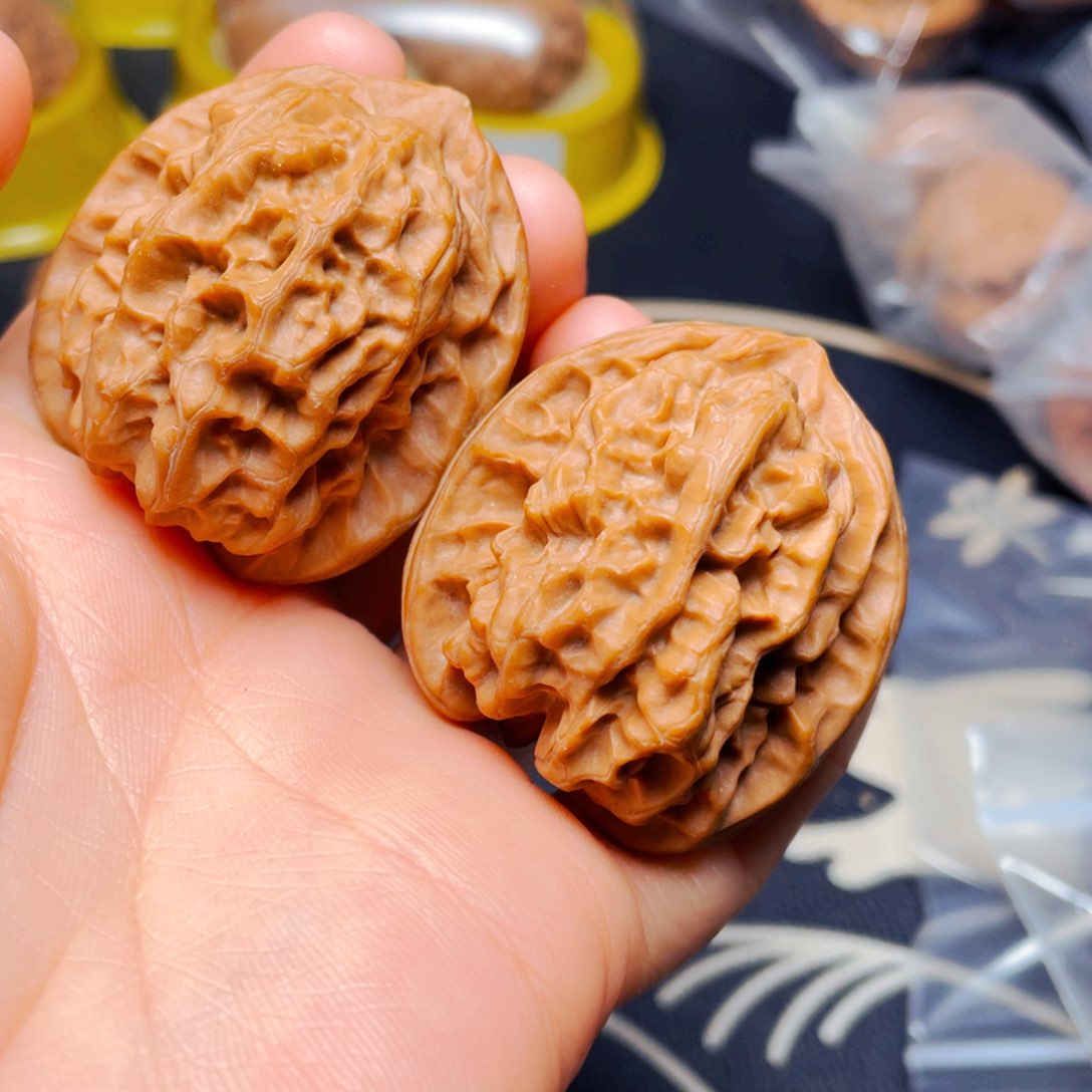 吊坠文玩核桃磐石一对