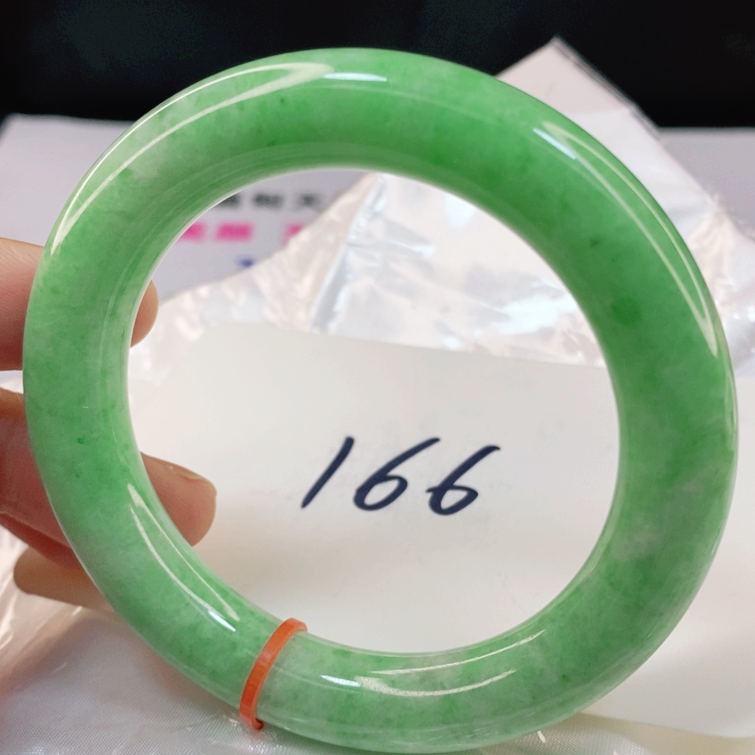 翡翠手镯未镶嵌57圈口圆条