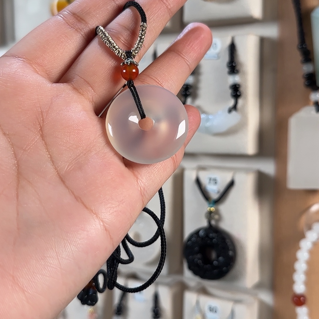 小****玛瑙/玉髓未镶嵌颈饰