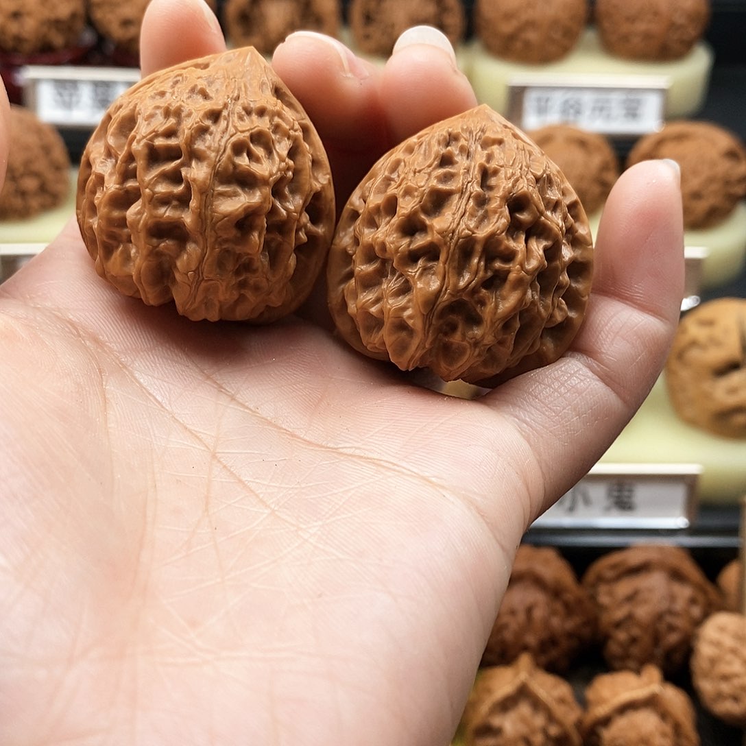 文玩核桃把件金牛36尺6152