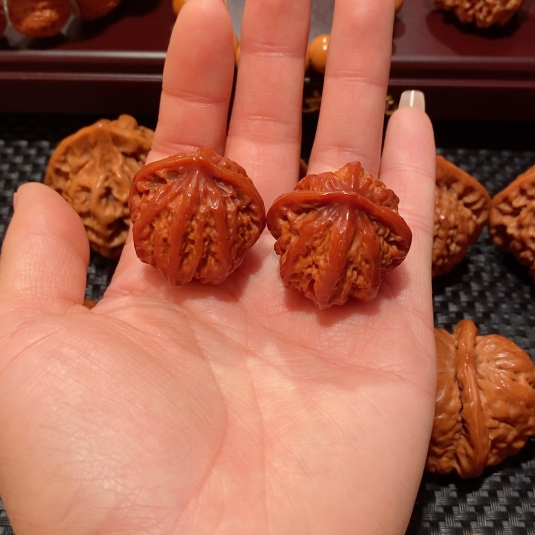 文玩核桃把件玉灯笼