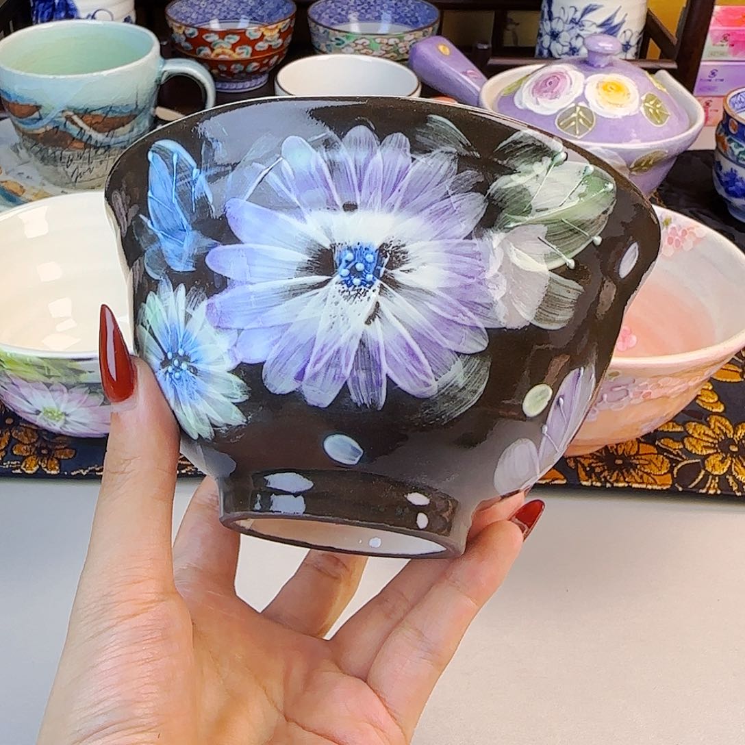 他家茶具瓷器真美！