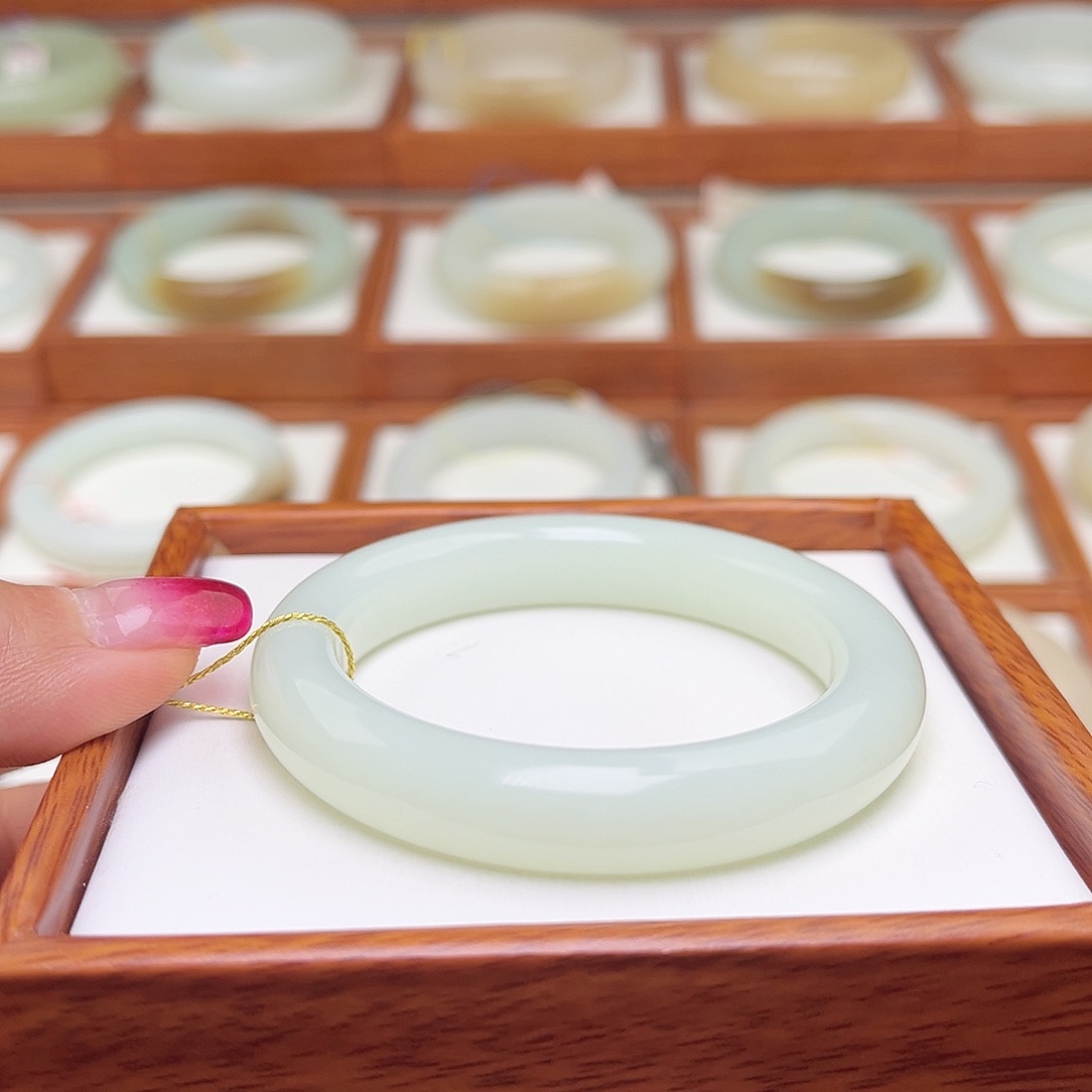 和田玉手镯未镶嵌50.6