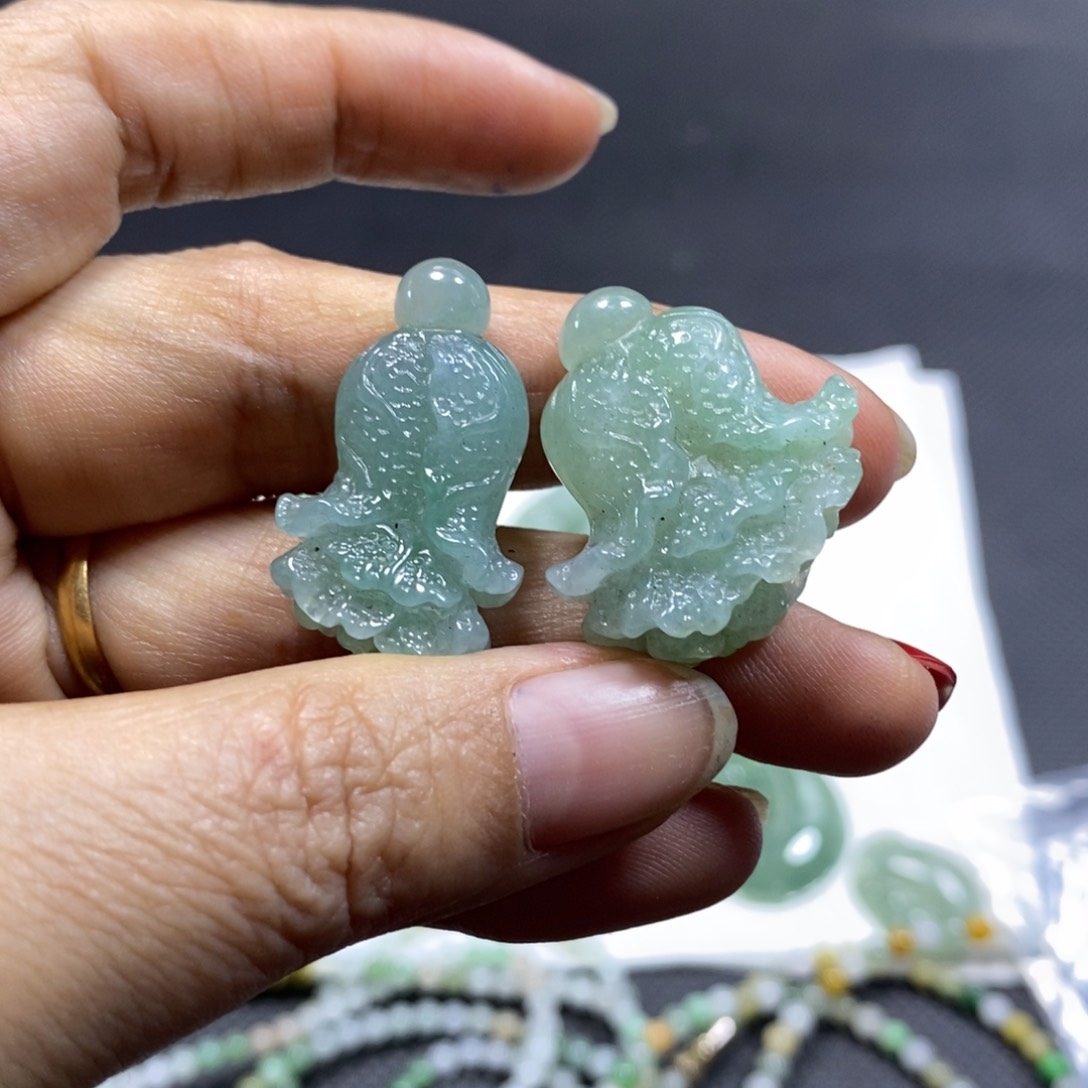 定制翡翠未镶嵌挂件