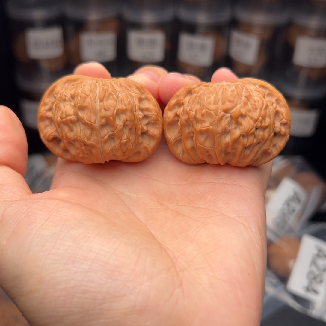 文玩核桃吊坠一**利磨盘