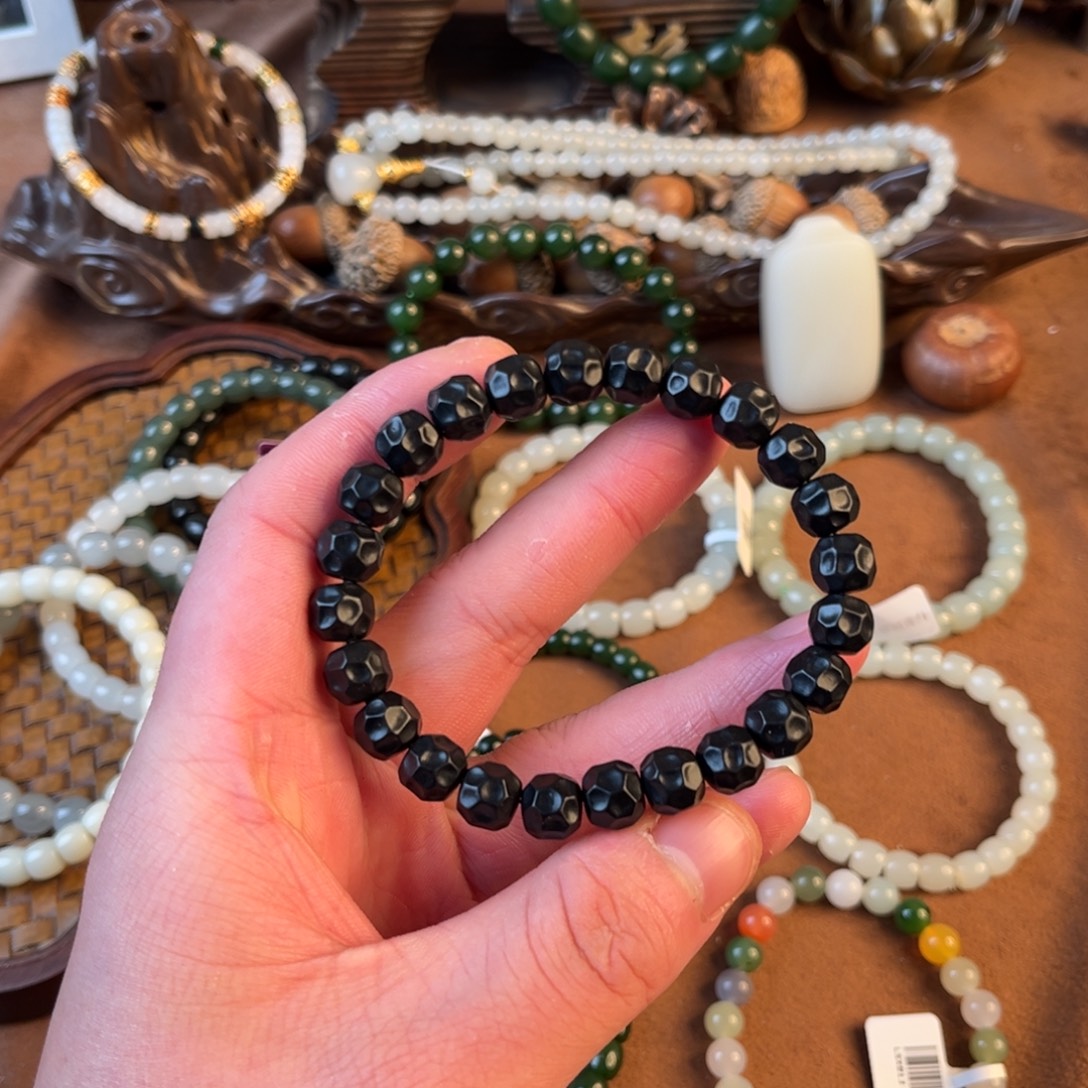 和田玉未镶嵌手串