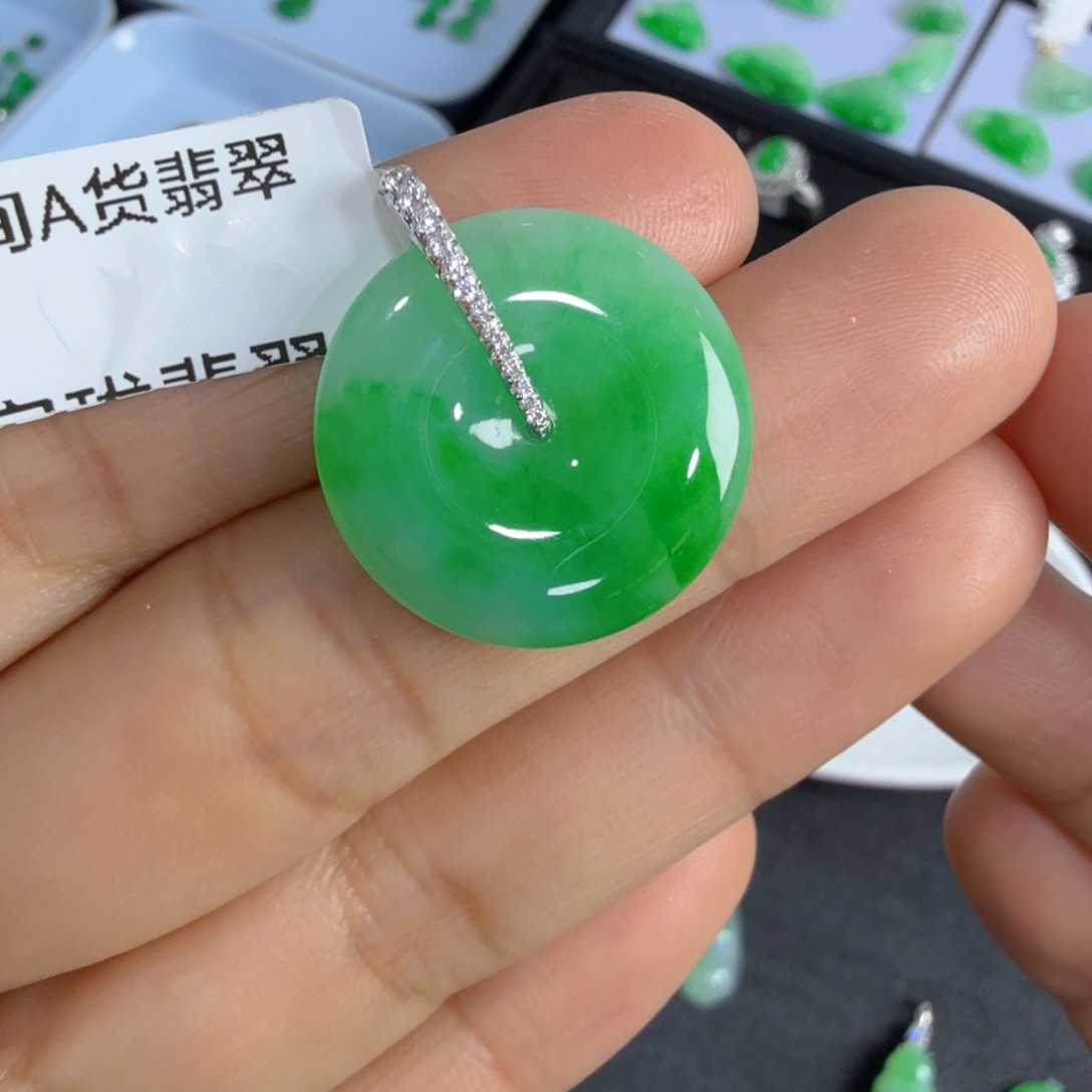 翡翠吊坠(不含链)18K金镶嵌平安扣