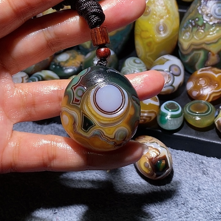 玛瑙/玉髓未镶嵌珠宝奇石108