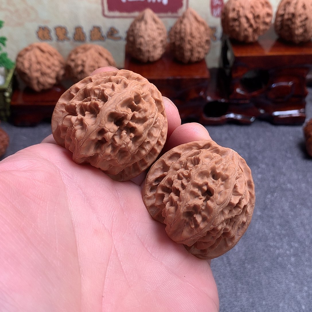 文玩核桃吊坠苹果园