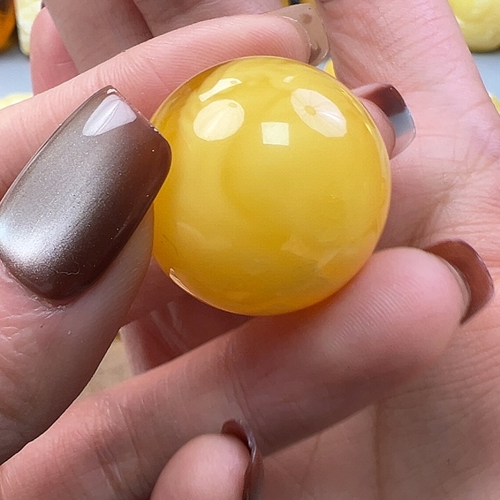 蜜蜡未镶嵌珠宝奇石