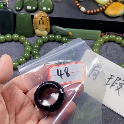 未镶嵌蛇纹石玉手链