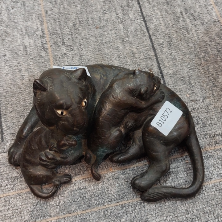 紫砂茶杯虫**柜非常美丽漂亮的物品