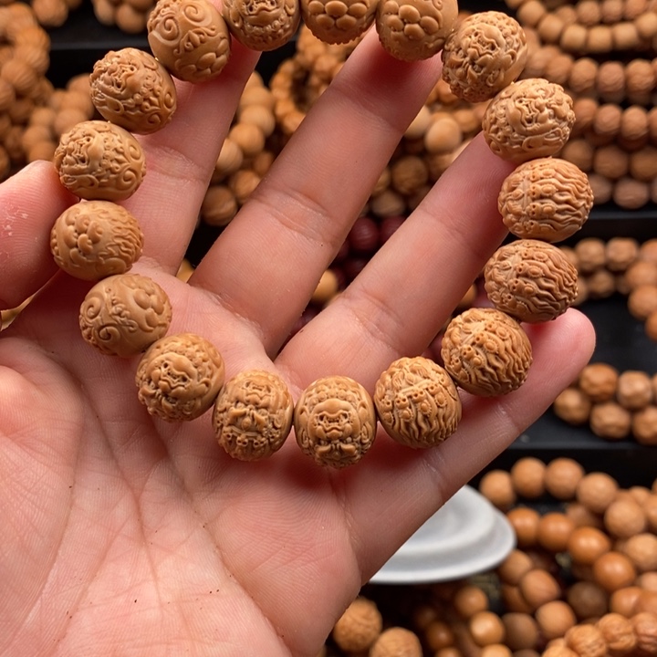 星***”微瑕泛油二等大黑天非全品