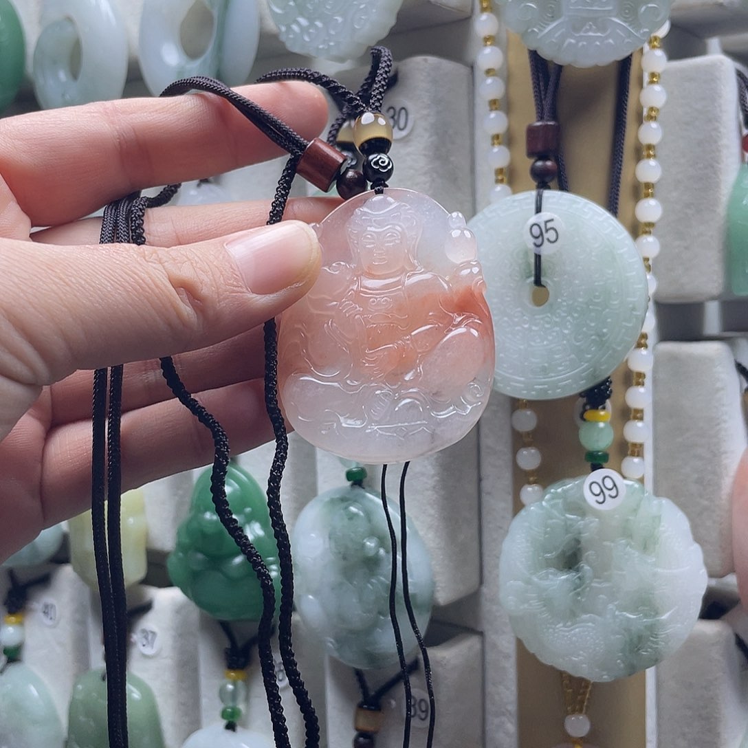 石英质玉（金丝玉）未镶嵌颈饰