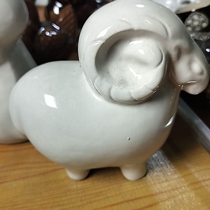 盘生****此瓷片陶瓷杯盘壶碗都有