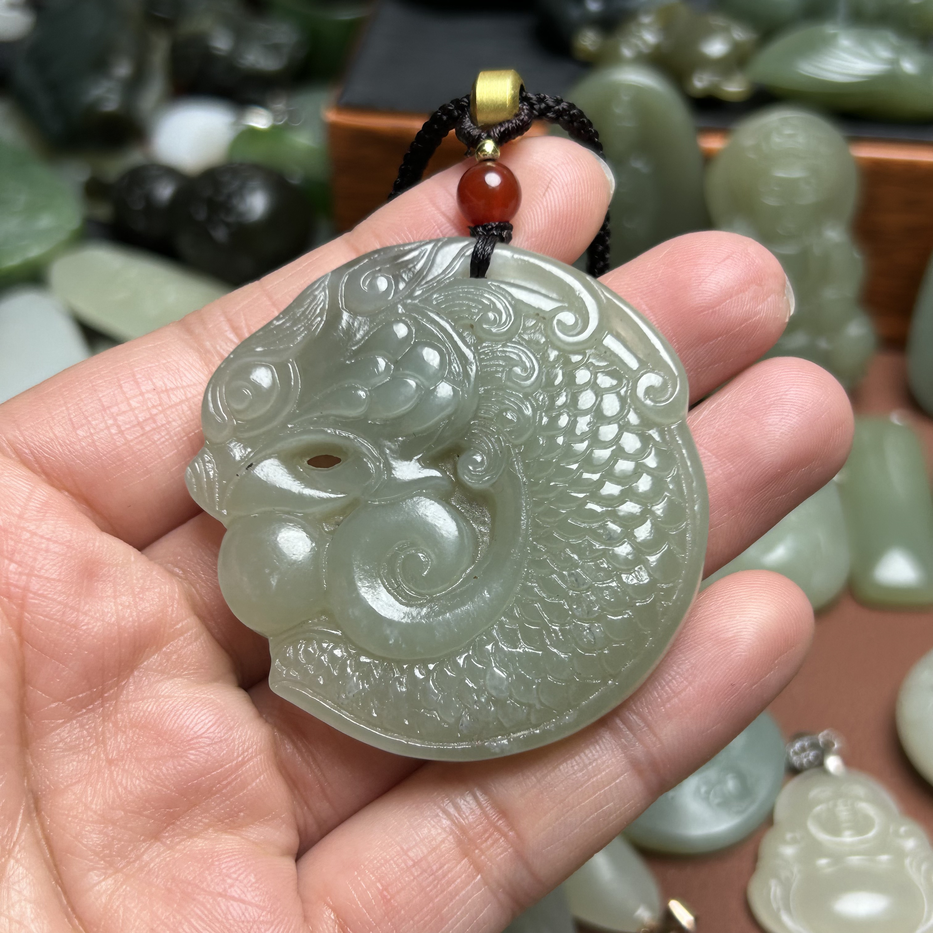 精品和田玉小挂件