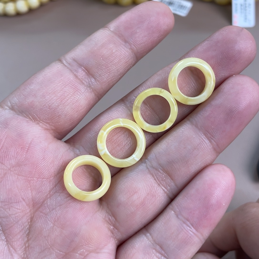 琥珀裸石未镶嵌110多样性发其一