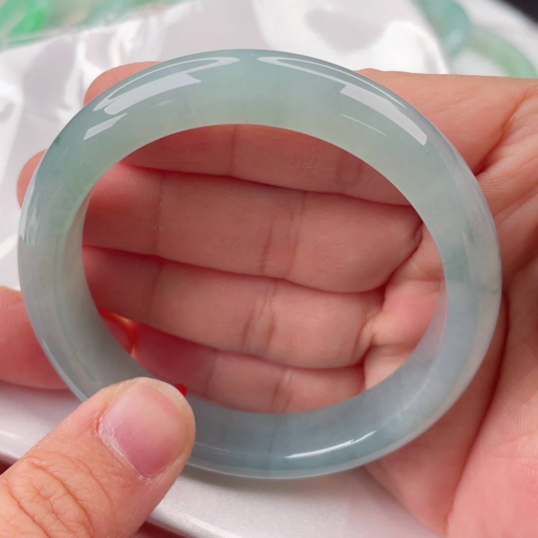 翡翠手镯未镶嵌55.7圈口