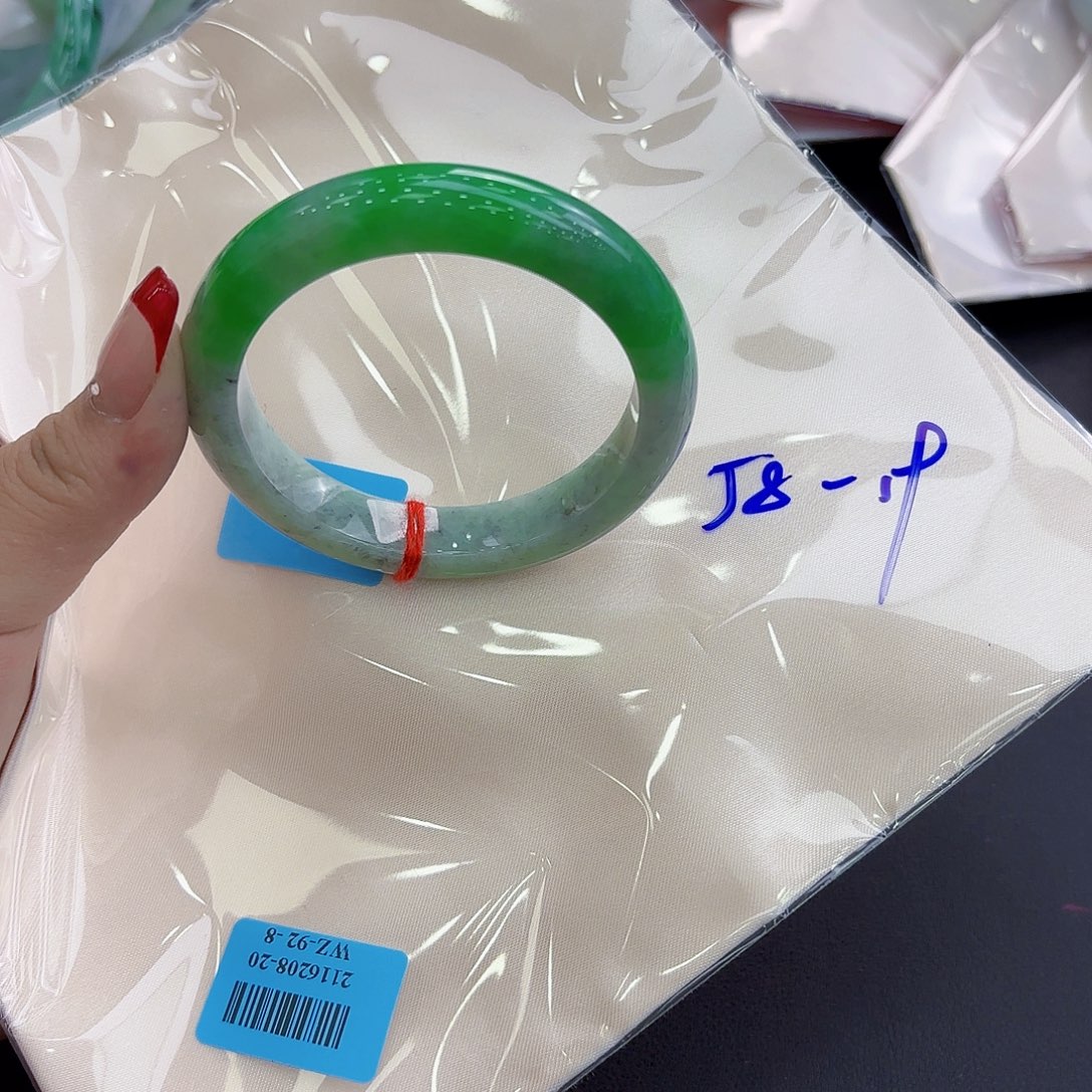 翡翠手镯未镶嵌天然缅甸a货翡翠 