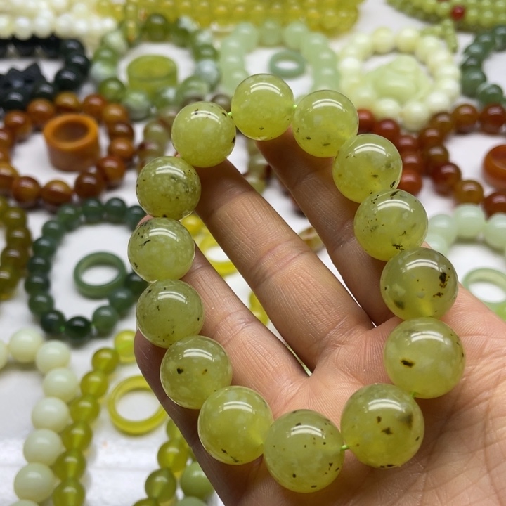 蛇纹石玉手串未镶嵌