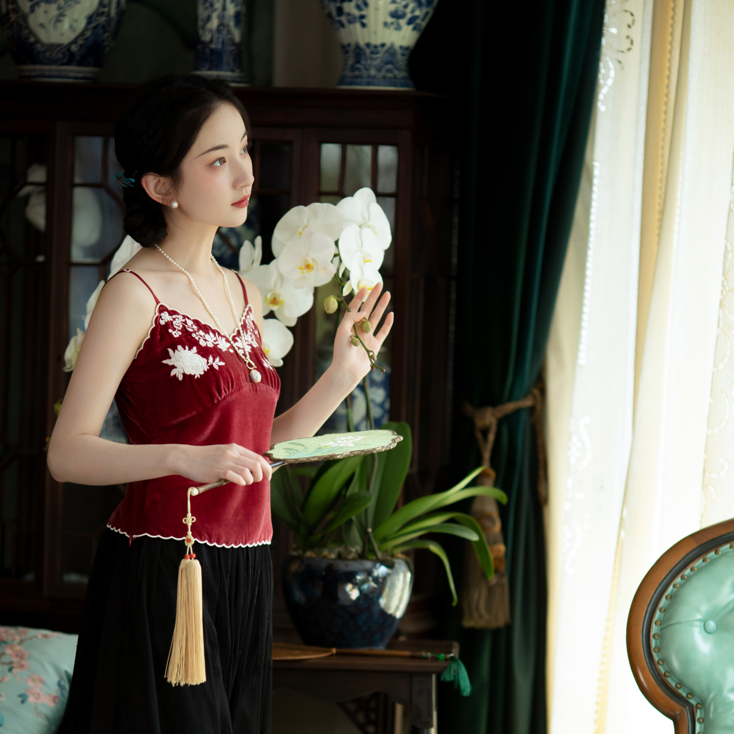 野树莓丨一城风絮丨红丝绒绣花打底衫短款无袖蕾丝百搭吊带