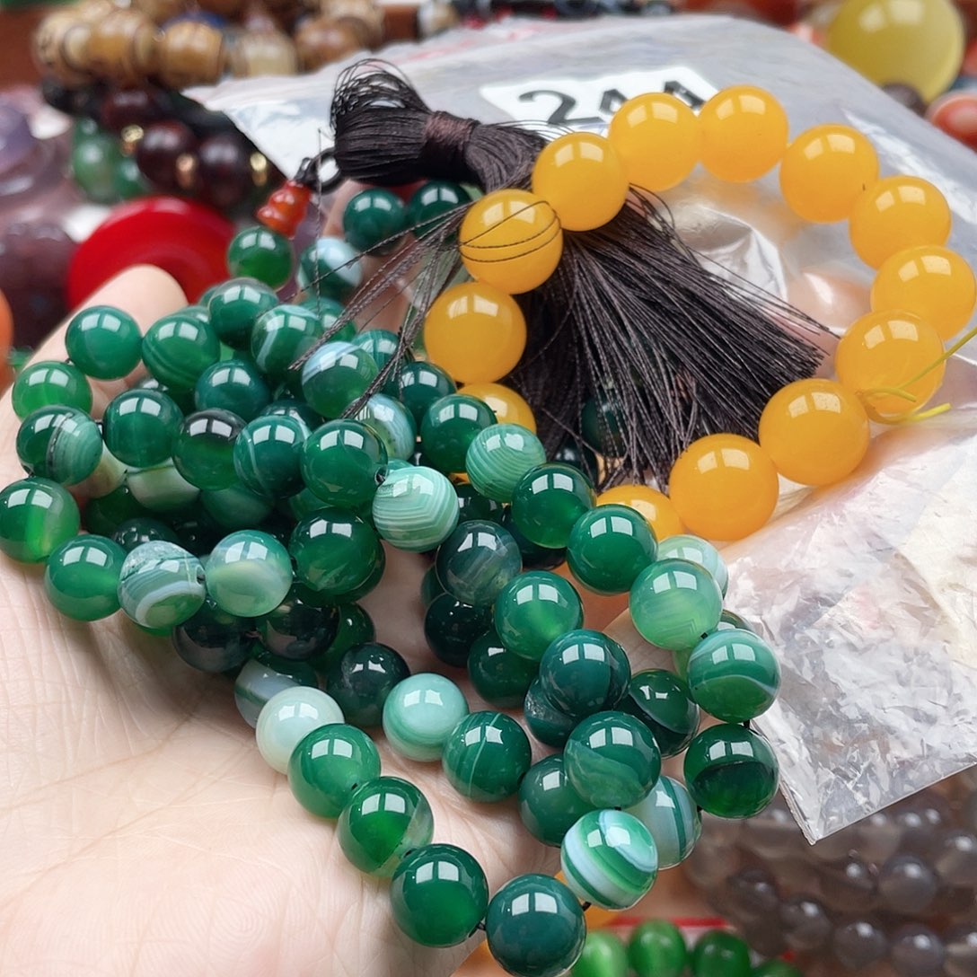 合金颈饰玛瑙/玉髓科*