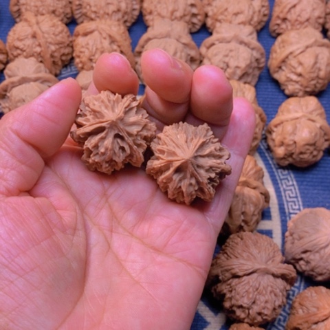 【闪购商品】吊坠文玩核桃雪**播三棱32