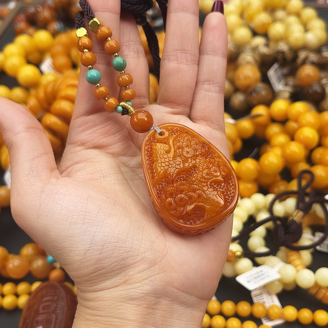 琥珀未镶嵌颈饰吊坠