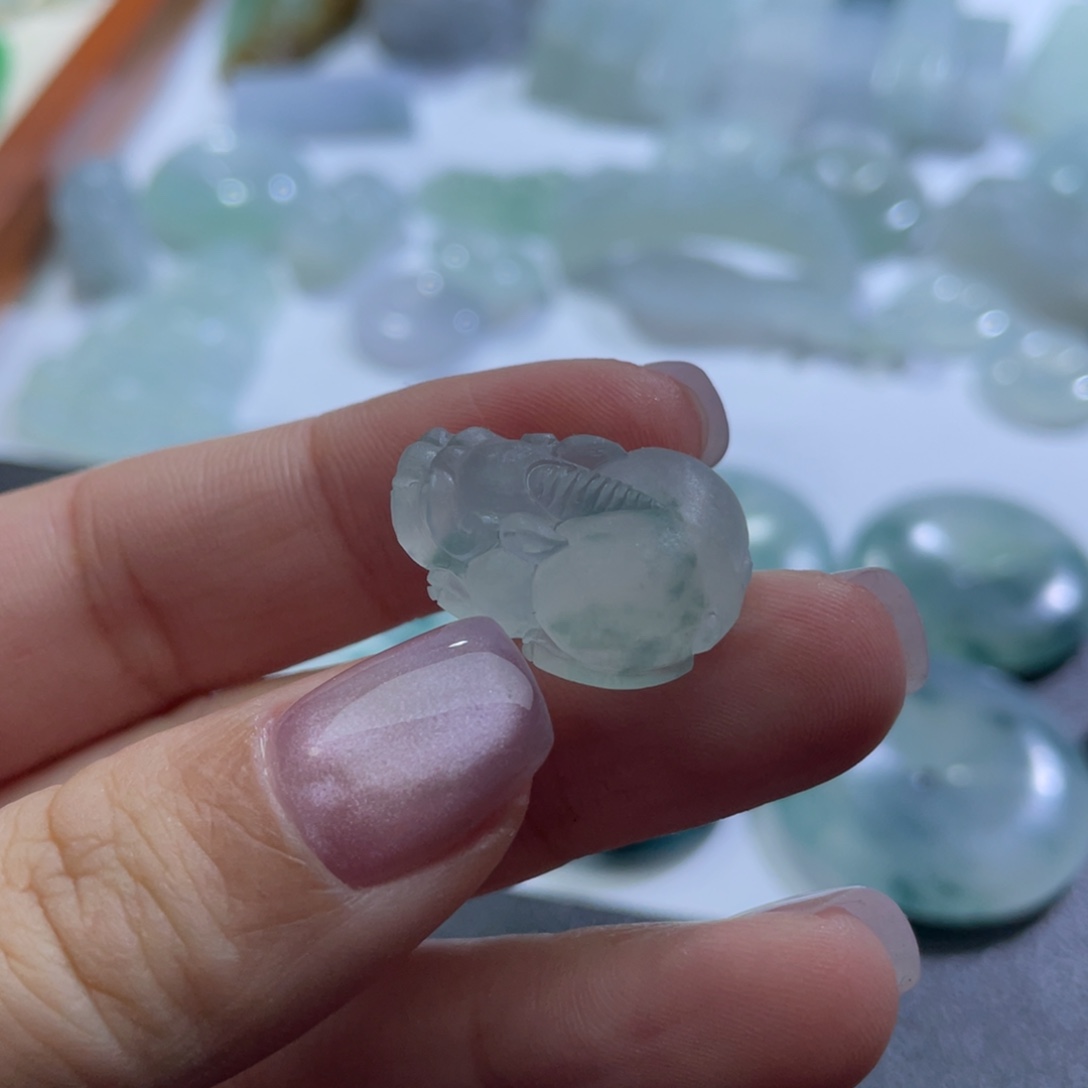 定制翡翠未镶嵌貔貅