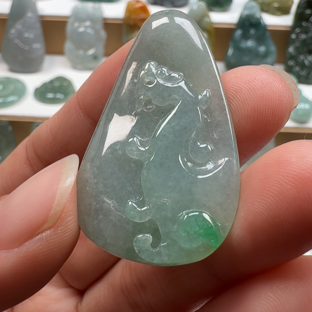 翡翠未镶嵌颈饰翡翠