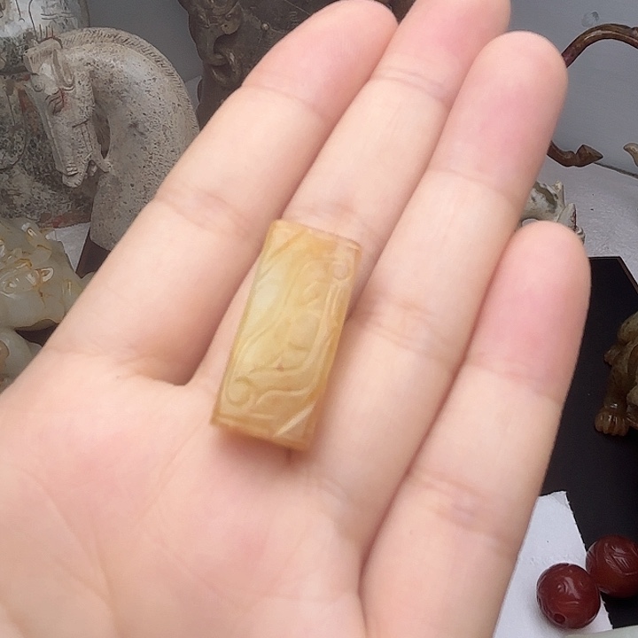 和田玉（糖玉）颈饰未镶嵌