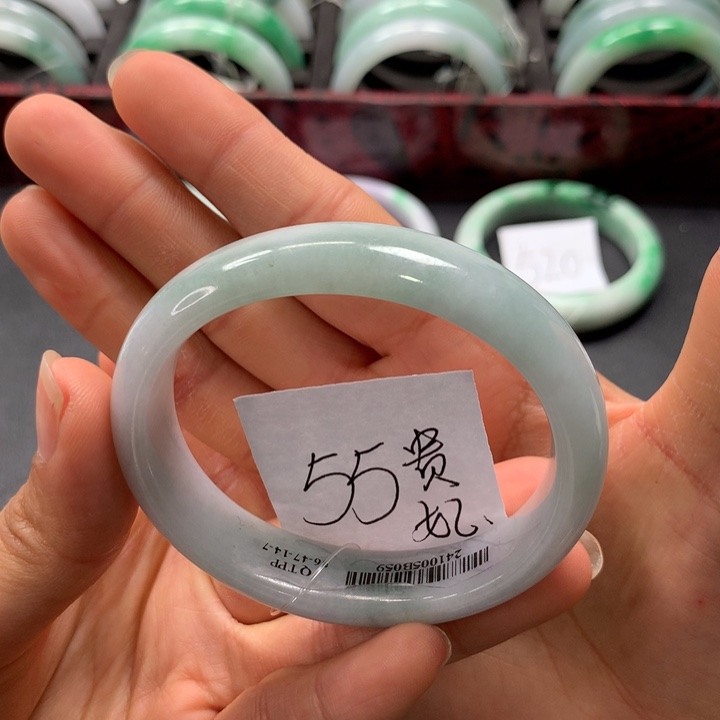 未镶嵌手镯翡翠手镯