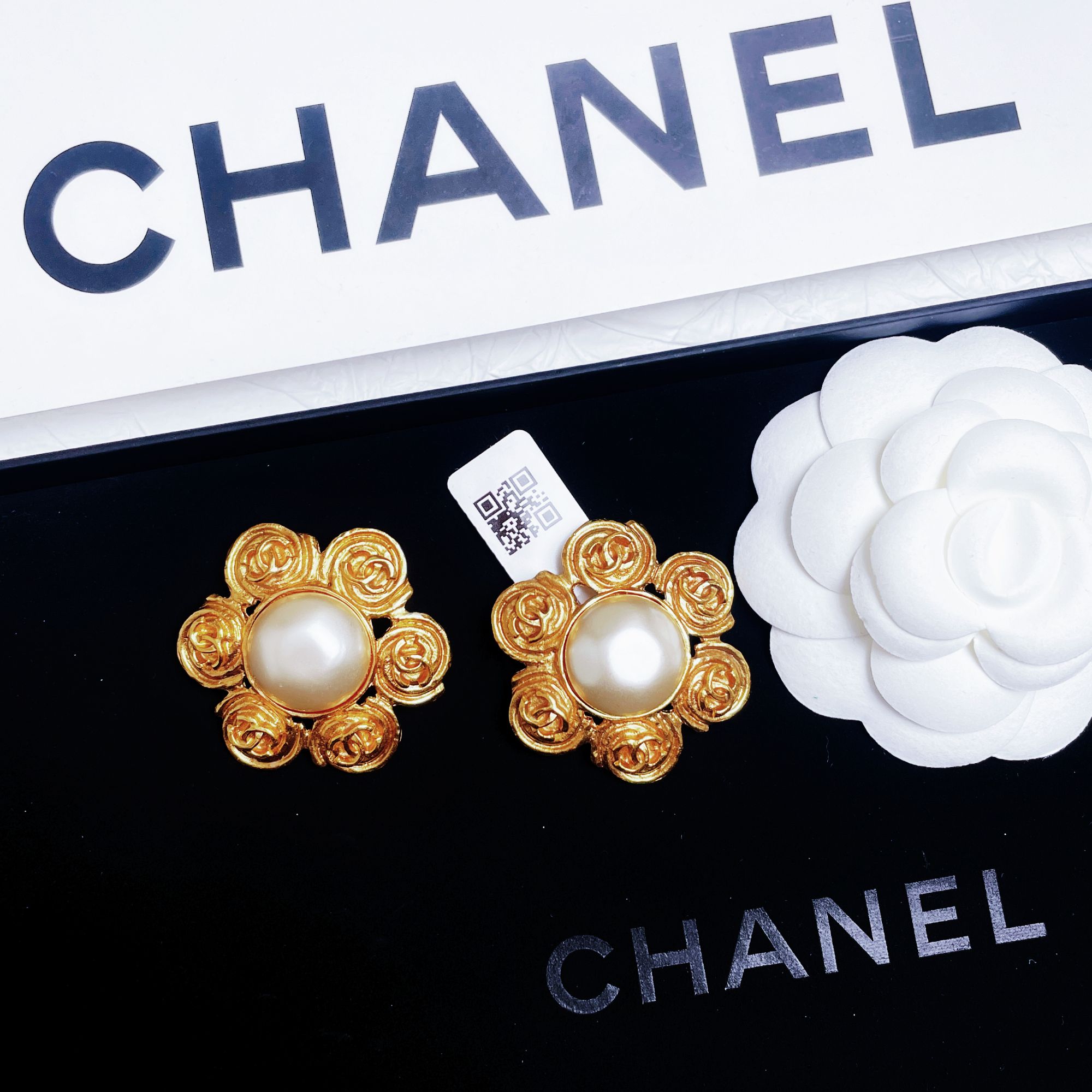 95新 Chanel/香奈儿 柚礼中古/香奈儿太阳花珍珠耳夹LZ502179
