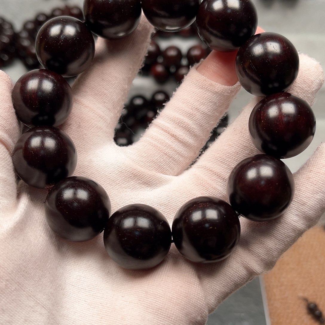 檀香紫檀（小叶紫檀）凝*