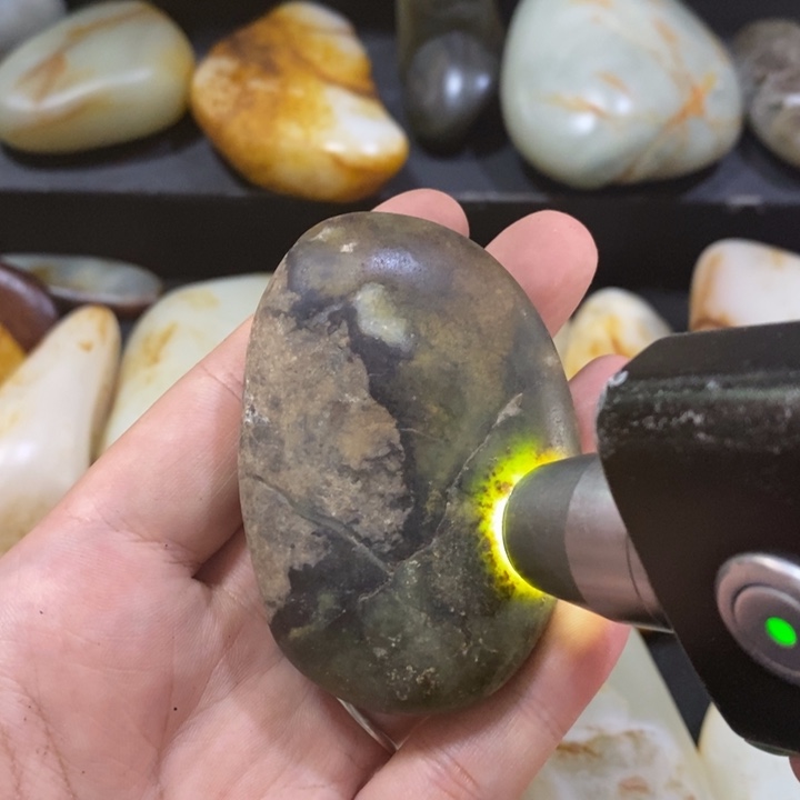 和田玉（糖玉）未镶嵌挂件