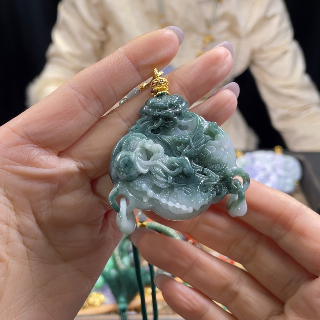 翡翠颈饰未镶嵌代编织