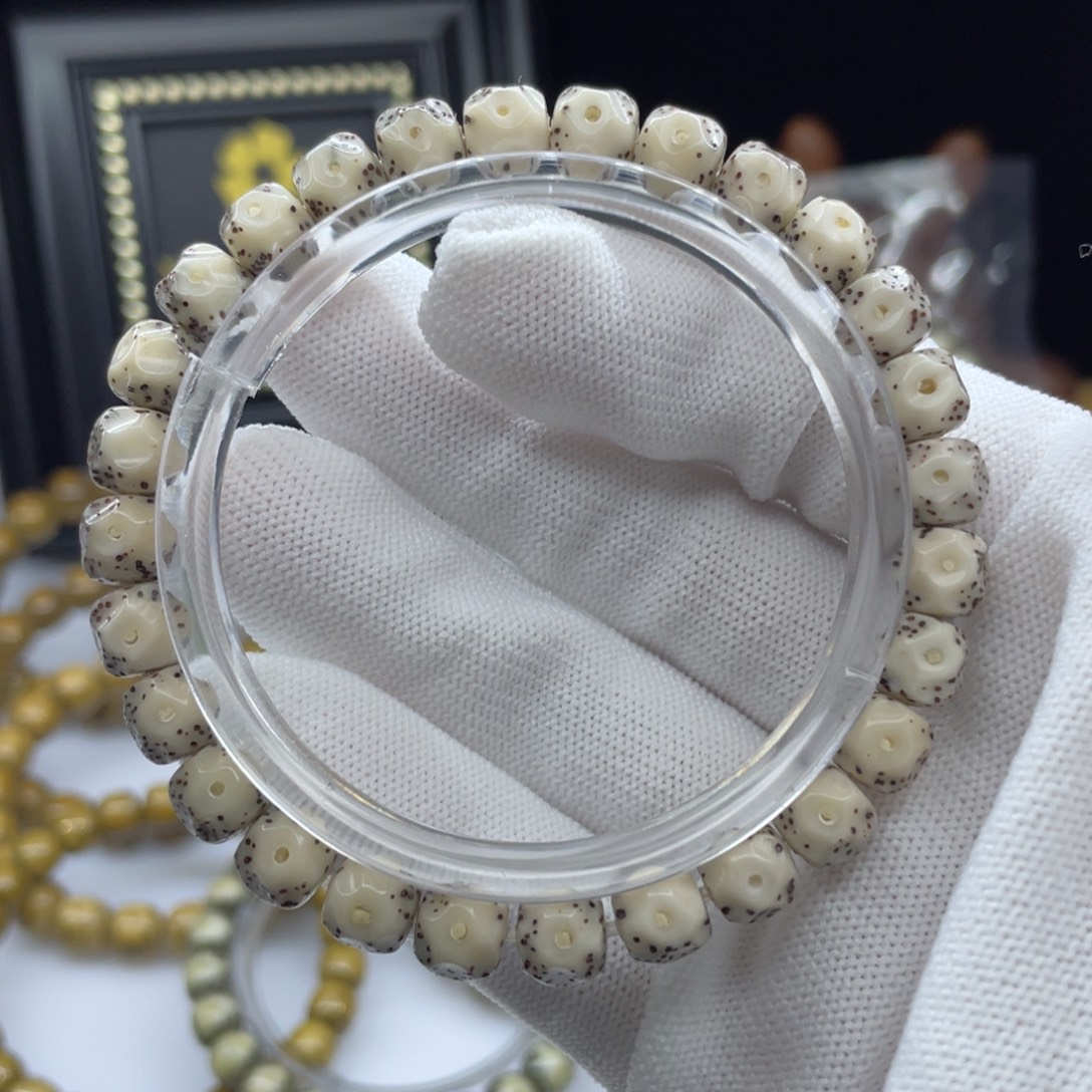 星月菩提吊坠8骨瓷白无相            A4