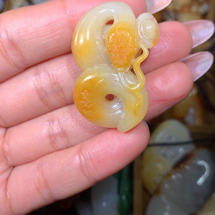 和田玉颈饰未镶嵌