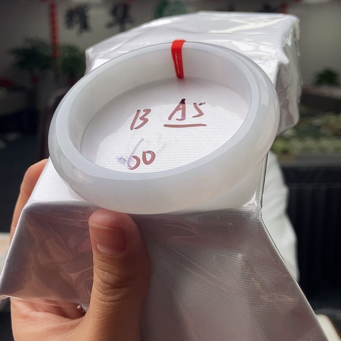 翡翠手镯未镶嵌拍一发一