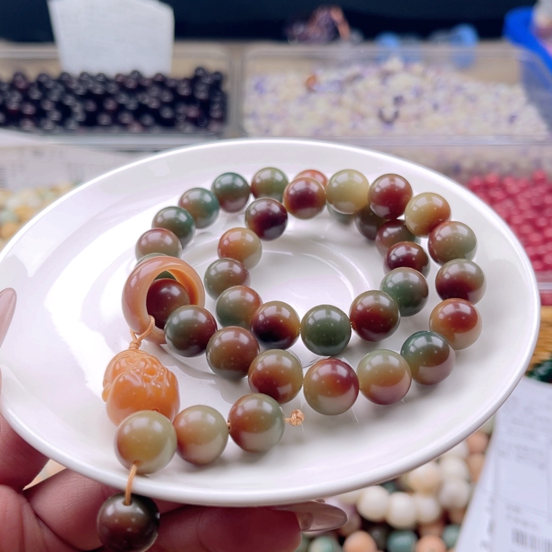 白玉菩提吊坠c12mm220颗。敦煌