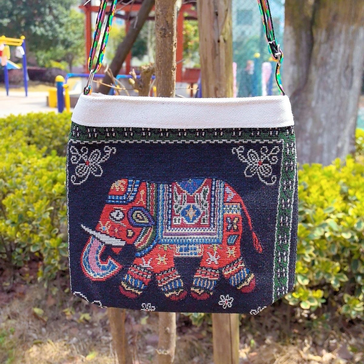 帆布包斜挎包民族刺绣绣花单肩女包三层中国桂林少数民族包广西