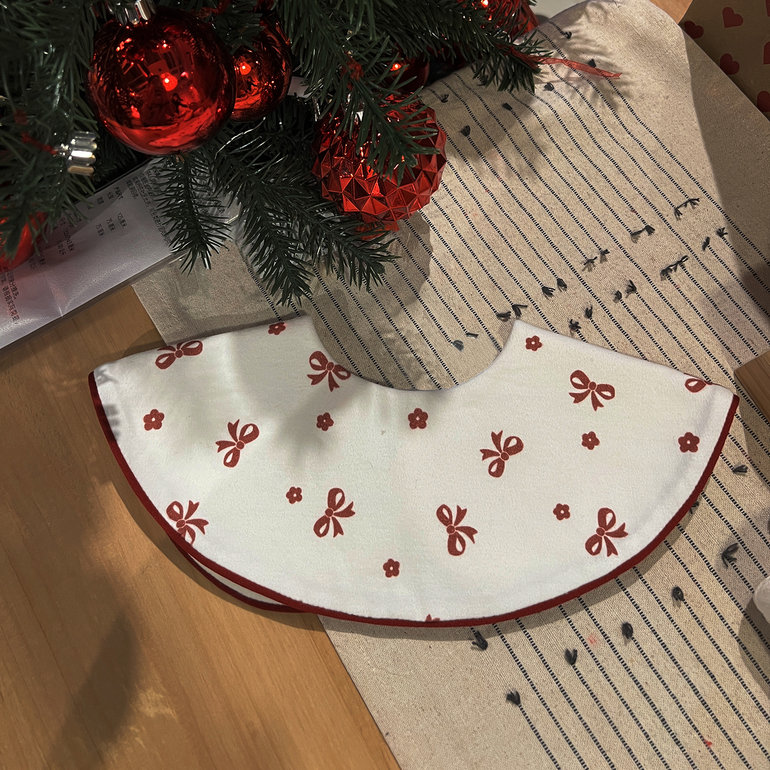 aiwoyoo·【新年限定】小蝴蝶结红色压边宝宝口水巾