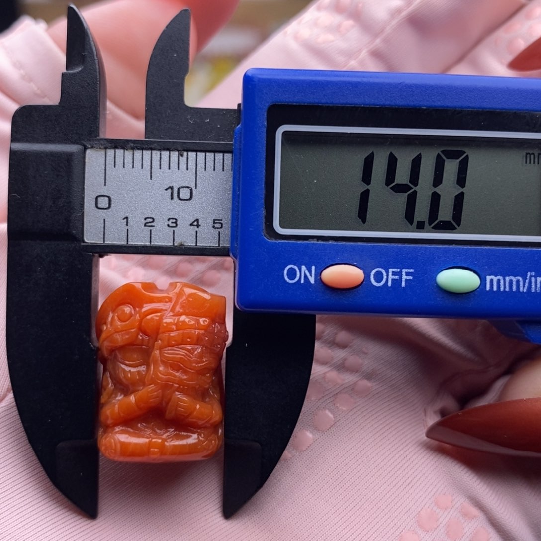 南红玛瑙配饰未镶嵌扎吉拉姆 有瑕疵