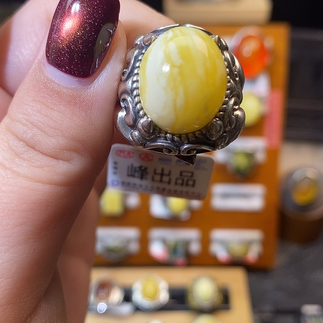 琥珀戒指银S925镶嵌万****力琥珀