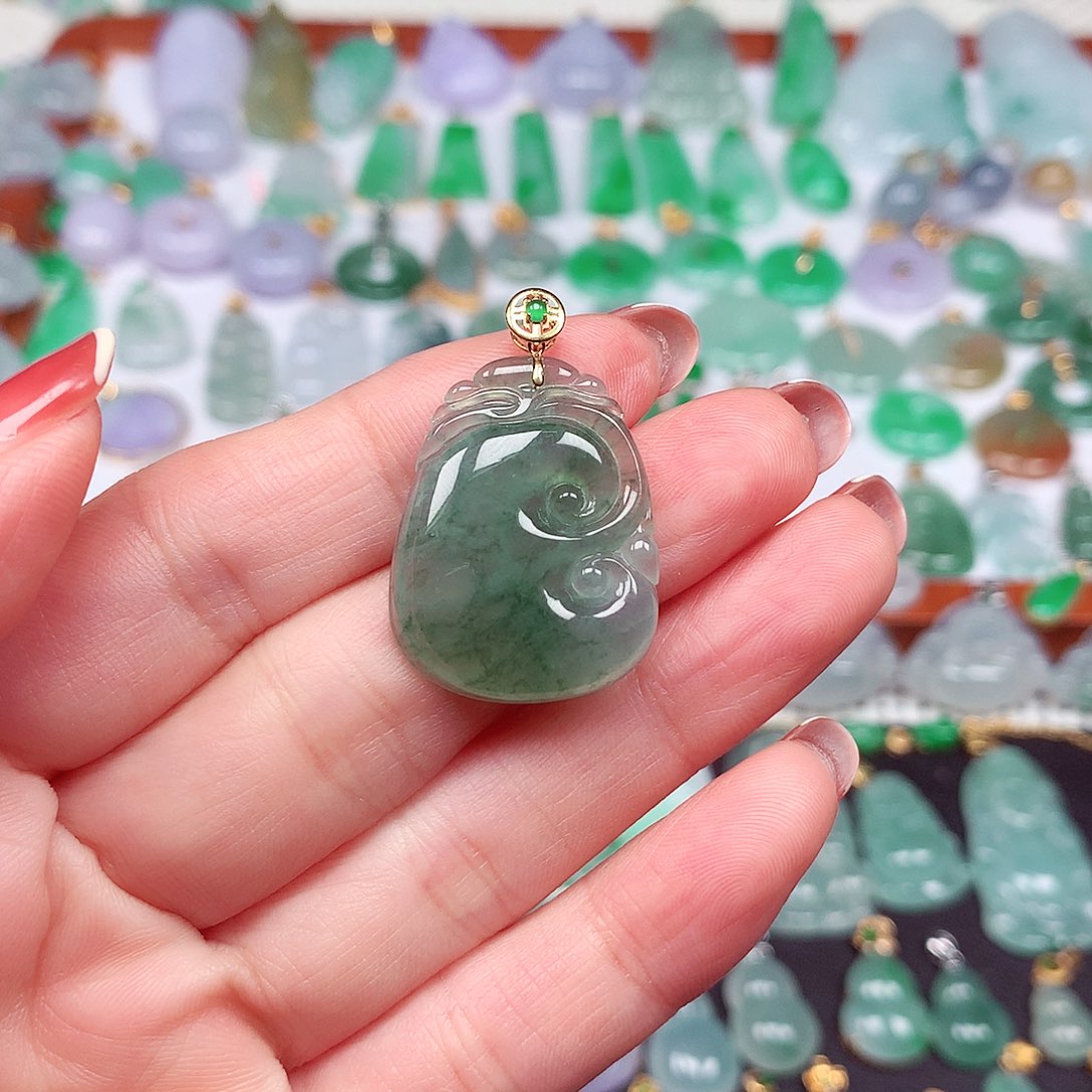 翡翠颈饰18K金镶嵌天然翡翠A货