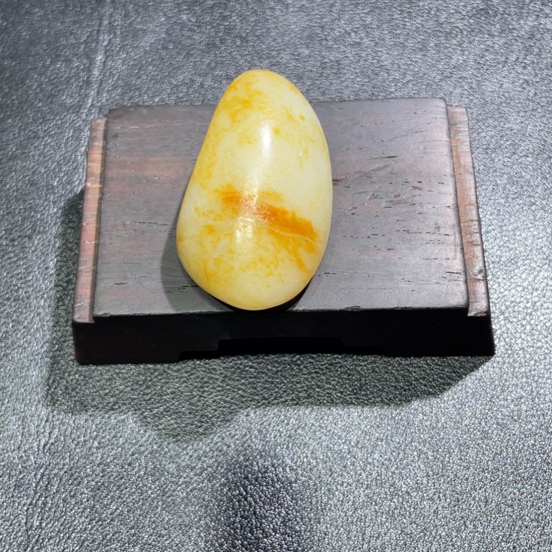 和田玉（糖玉）未镶嵌挂件38.5 克