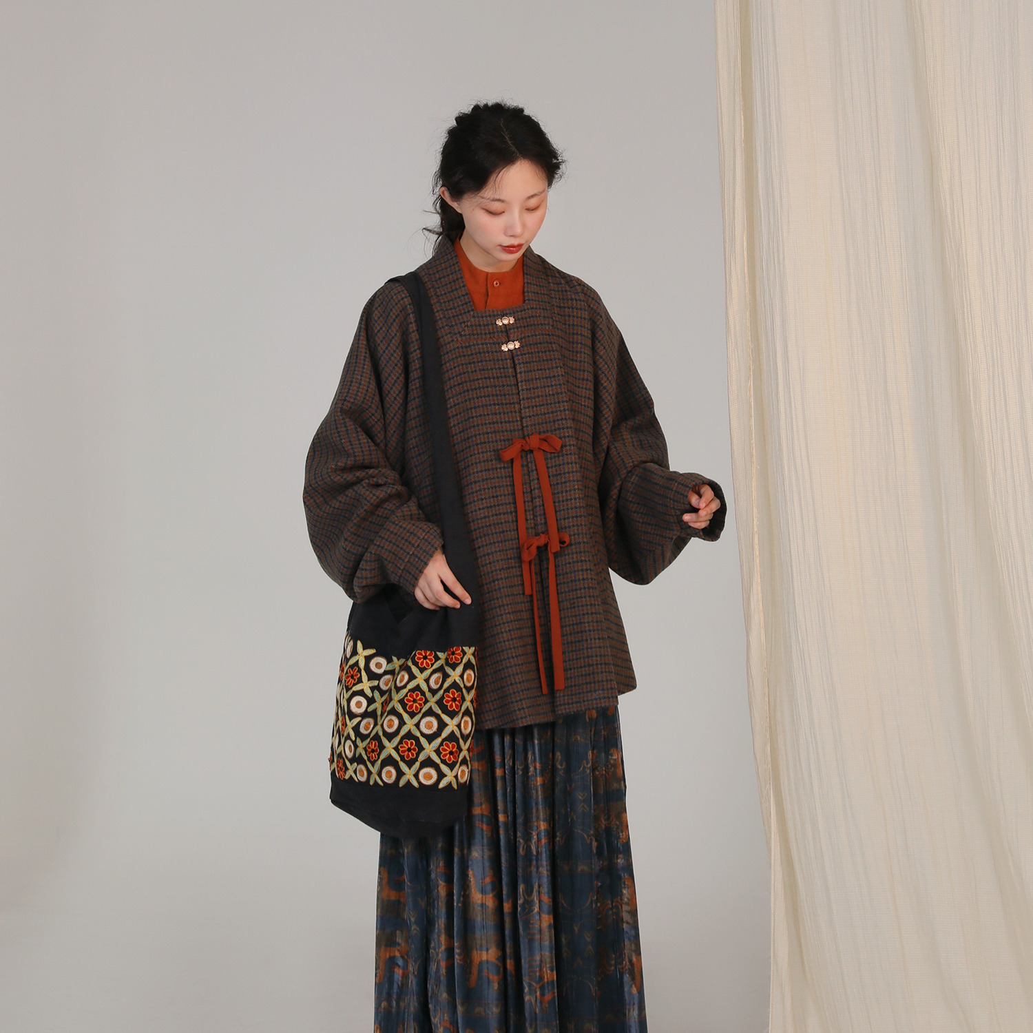 谜阿凰【羽人御双虎丝绒褶裙】明制原创汉服日常保暖百搭秋季半身裙