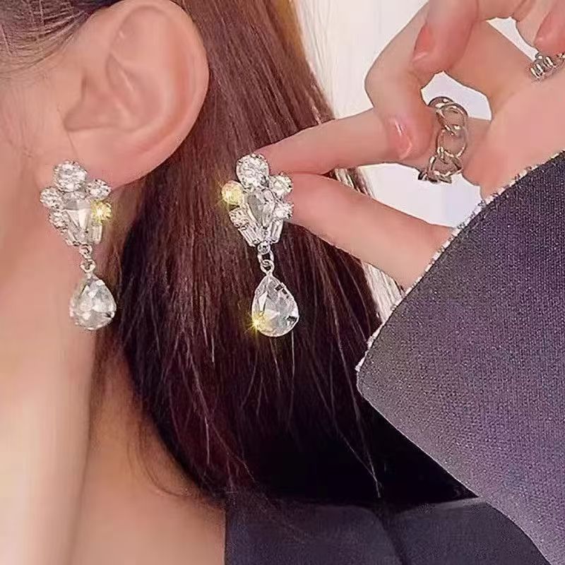 合金耳饰 时尚气质轻奢百搭精致甜美优雅法式设计感超仙温柔耳钉