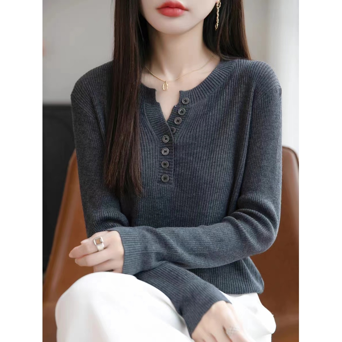 HMY5091202百搭软糯竖坑条半开扣剪领针织衫